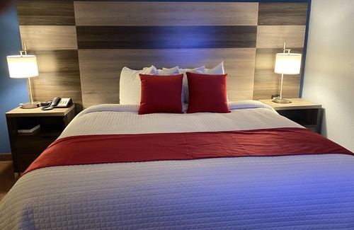 Garnett Hotel | Garnett Hotel & RV Park