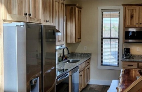Richland Cabin | Gasconade Skyview Cabins. Sleep 9 people. 21 miles from Fort Leonard Wood
