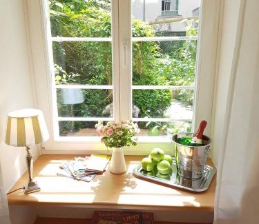 Wilmersdorf Apartment | GASTEIN by ROCKCHAIR Apartments l SUPERHOST Status l 2 Bedrooms Boxspringbeds 1,5 Bathrooms - Cozy Family & Business Flair welcomes you!