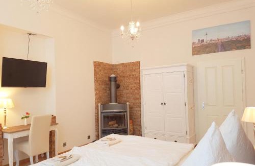 Wilmersdorf Apartment | GASTEIN by ROCKCHAIR Apartments l SUPERHOST Status l 2 Bedrooms Boxspringbeds 1,5 Bathrooms - Cozy Family & Business Flair welcomes you!