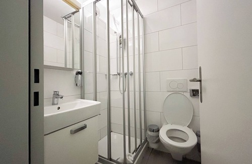 Gewerbeschule House | Gasthaus 210