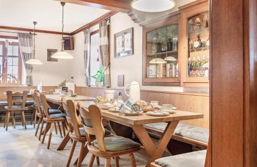 Lehrberg House | Gasthof Kern