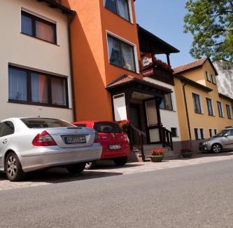 Battenhausen House | Gasthof Zum Hohen Lohr