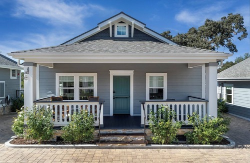 Santa Ynez Cottage | Gastro HQ2: Luxe Studio Walk To Best Restaurants, L2EV, Sleeps 4, Unit 5 Faraday