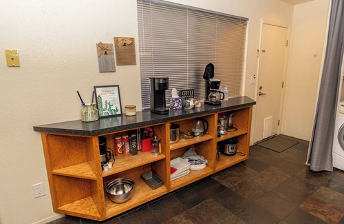 Tucson House | Gated Oasis: Garage, Resort Pool & Spa, Ultra-Fast WiFi by I-10/Grant