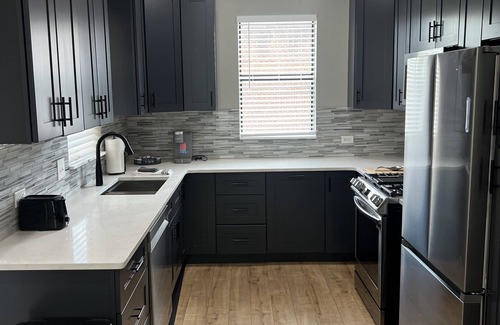 Castleberry Hill House | Gated*Private Rooftop*Private Garage*Walk to GWCC, Benz Stadium, Aquarium