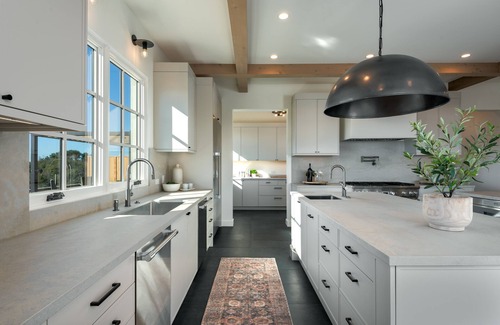 Santa Rosa House | Gated, single-level, Modern California style home with views in Wine Country