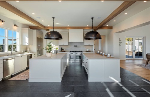 Santa Rosa House | Gated, single-level, Modern California style home with views in Wine Country
