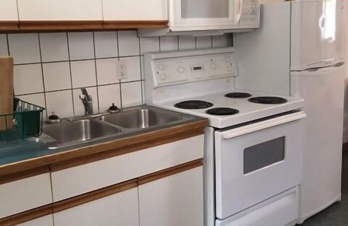 East Kootenay Hotel | Gateway Motel