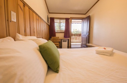 East Kootenay Hotel | Gateway Motel