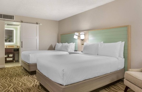 Lake Buena Vista Hotel | Gateway to Disney Magic: 2 Family Units with Pool Access!Shuttle to Disney-World