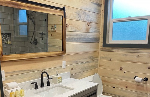 Carson Cabin | Gateway to the Columbia River Gorge and Mt. Saint Helens.