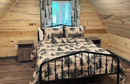 Carson Cabin | Gateway to the Columbia River Gorge and Mt. Saint Helens.