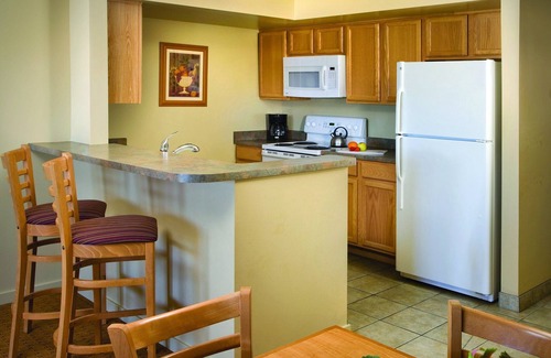 Harbor Village Resort | Gateway to the Rocky Mountain Caribbean!