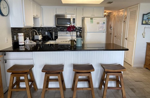 Fort Myers Beach Condo | Gateway Villas #298 - Beachfront condo
