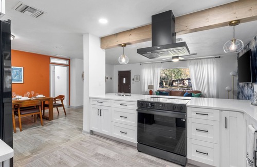 Gainesville House | Gator Grove