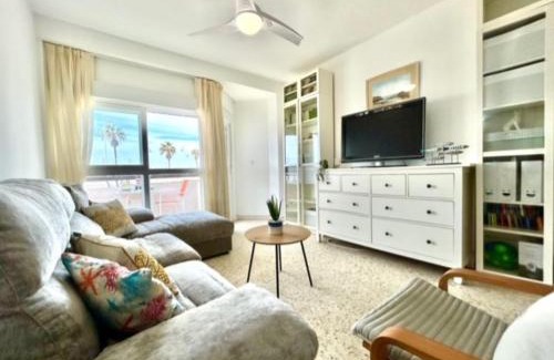 Valdelagrana Apartment | GATU VALDEPLAYA 1ª linea playa piscina parking 3 dormit 2 baños, " Preferente mayores de 21 años y familias "