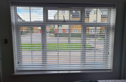 Crawley House | Gatwick Stay: Quick, Comfortable, and Convenient for Your Travels!.-15 guests.