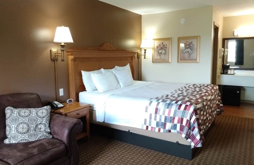 Branson Theater District Hotel | Gazebo Inn