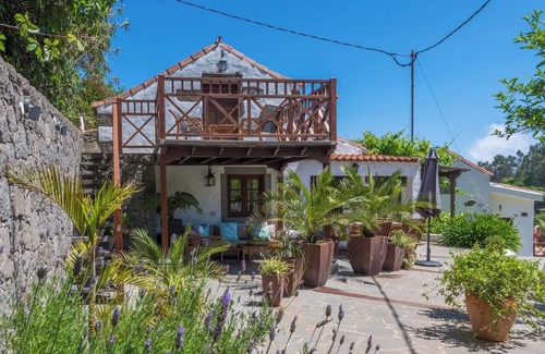 Fontanales Cottage | GC0002 Holiday cottage with barbecue and pool