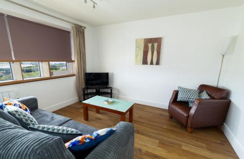 Galway City Centre Apartment | Geata na Cathrach - Galway Lakeside Apartments