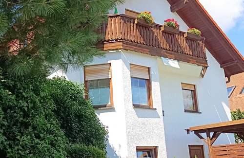 Geratal Apartment | Gemütliche Ferienwohnung mit Weitsicht und Wellness-oase Inmitten der Natur