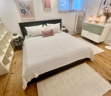 Homburg Apartment | Gemütliche Souterrain Wohnung neben der Universitätsklinik in Homburg