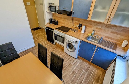 Bant Apartment | Gemütliche Unterkunft in Innenstadtnähe mit Wlan + Einzelbetten