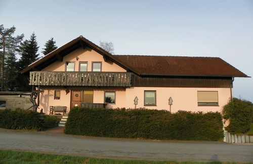 Schonlind Apartment | Gemütliches Feriendomizil mit Balkon, geräumig, voll ausgestattete Küche, kostenfreies WLAN