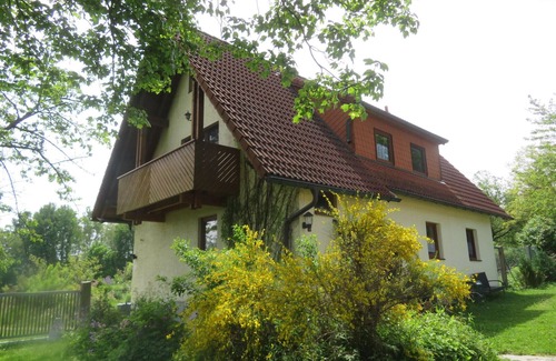 Hohenberg a.d.Eger Apartment | Gemütliches Ferienhaus mit Balkon und Garten