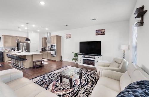 Rowlett Condo | Gem by the Lake