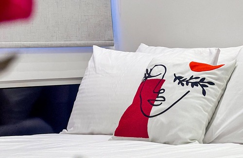 Gemmayzeh Hotel | Gemmayzeh House Grey