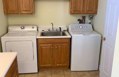 Geneva Apartment | Geneva Apartment near College 2 bedroom