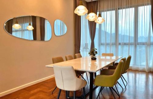 Genting Highlands Apartment | Genting Grand Penthouse Vista Residences, 4BR&4'5Baths, sleeps 19pax, Balcony Partial Hills View, Bathtub, Coway Dispenser, Streaming Device, Fully AC,4 Private Cars Park