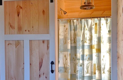 Scarborough Cottage | Gently Lived in Cottage Within Walking Distance To Beautiful Pine Point beach!