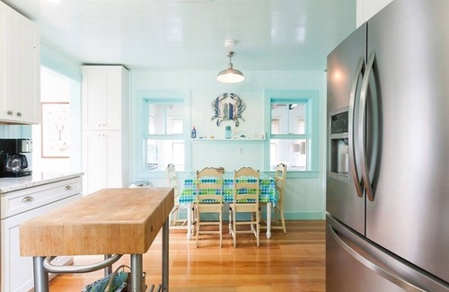 West Harwich House | Gently Remodeled Antique Great for 2 or 3 Families - 7/10ths to Beach