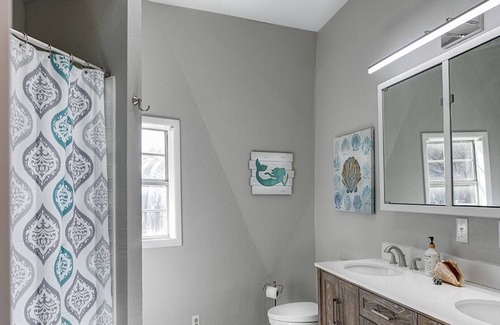 West Siloam Springs House | Geodesic dome within minutes of hiking, kayaking, JBU, casino and Siloam Springs