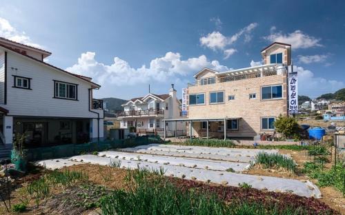 Irun-myeon House | Geojae marine boy pension