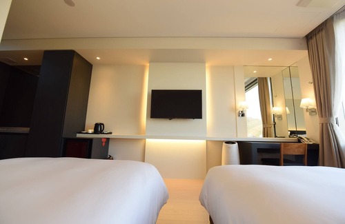 Somun Hotel | Geoje Art Nouveau Suite Hotel