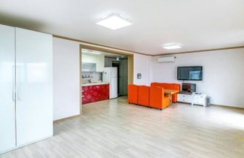 Irun-myeon Condo | Geoje Beach Maru Pension
