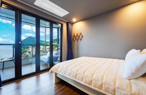 Sibang-ri House | Geoje Beans Pension