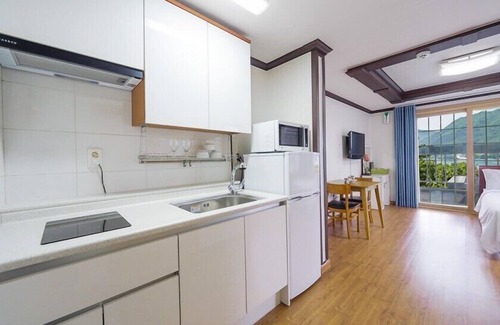 Irun-myeon Apartment | Geoje Cheongsol Pension