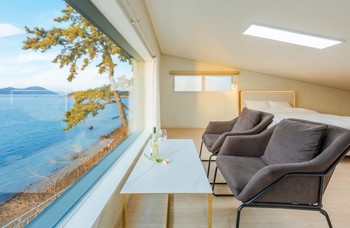 Geoje House | Geoje Daol Pool Villa Pension