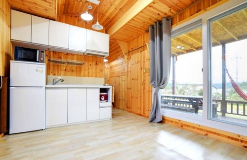 Geoje House | Geoje Jeongdeulgo Pension