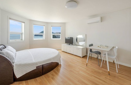 Irun-myeon House | Geoje Joeunde Pension