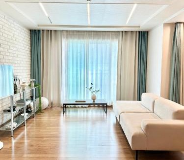 Songpo-ri Apartment | Geoje Notre Maison Large Up to 10 Guests, Near Beach