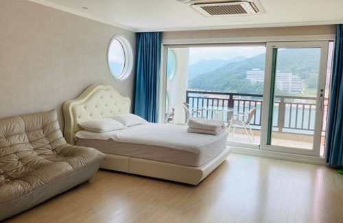 Irun-myeon House | Geoje Peaceful Pension