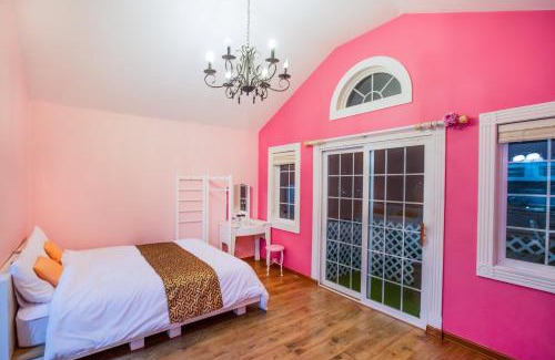 Irun-myeon House | Geoje Phil Painting Pension for One Night and Three Days