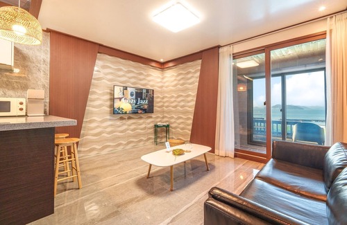 Geoje House | Geoje Piscina Pool Villa