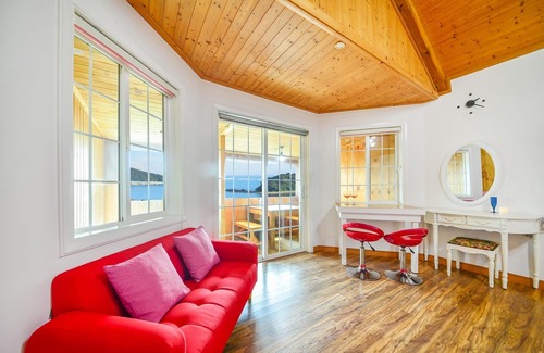 Irun-myeon House | Geoje Purenneoul Pension